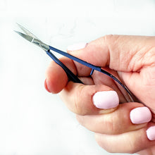 Load image into Gallery viewer, Layle By Mail Fussy Cutting Scissors