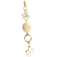 Load image into Gallery viewer, Pearl Floral Charm Set